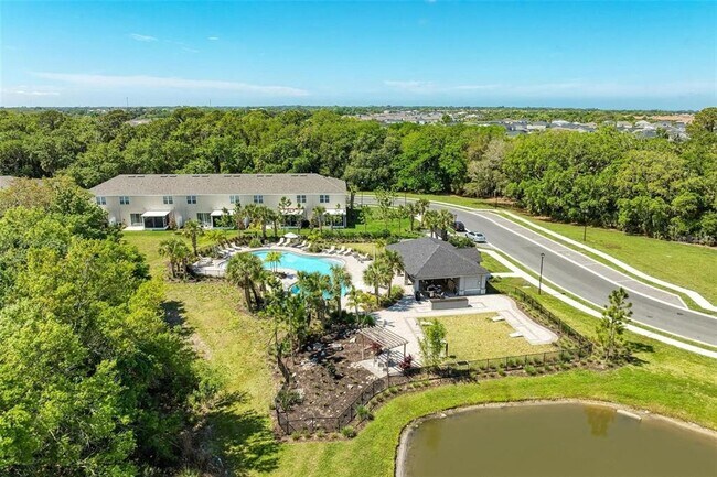 Building Photo - 6345 Willowside St