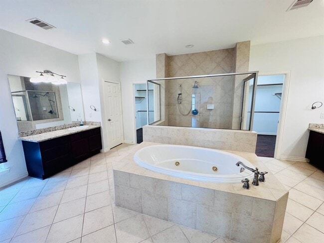 Building Photo - 7115 Laguna Villas