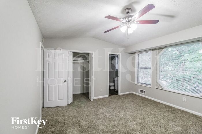 Building Photo - 634 Woodsong Ln