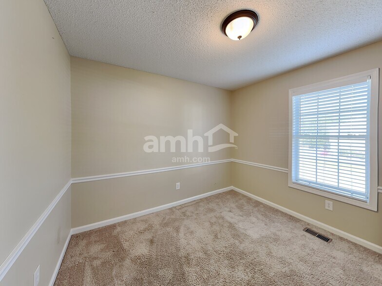 Building Photo - 123 Ivy Mill Way