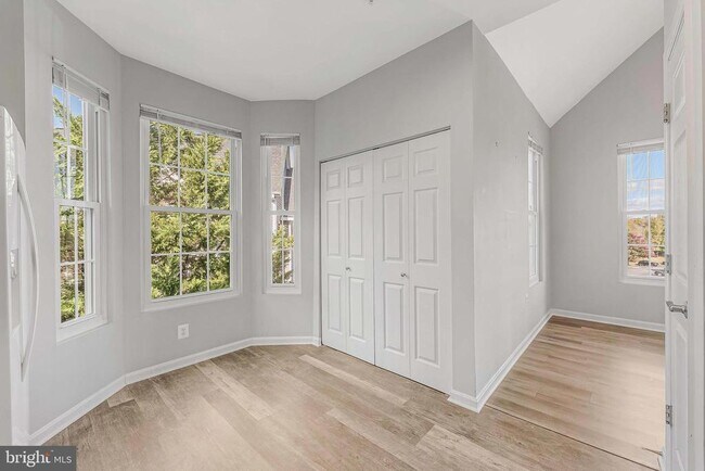 Building Photo - 20451 Chesapeake Square