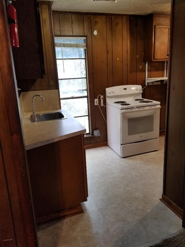 Building Photo - 9510 Powhatan Dr