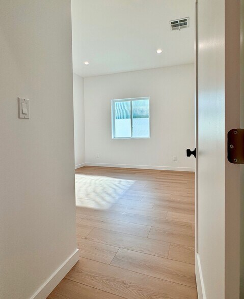 Secondary Bedroom - 7532 Beck Ave