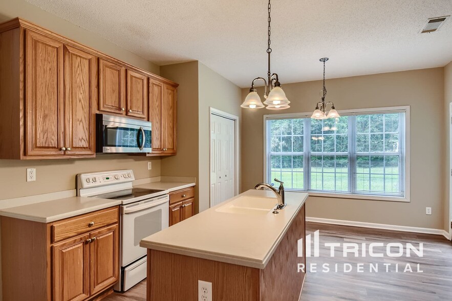 Building Photo - 110 Melrose Creek Dr