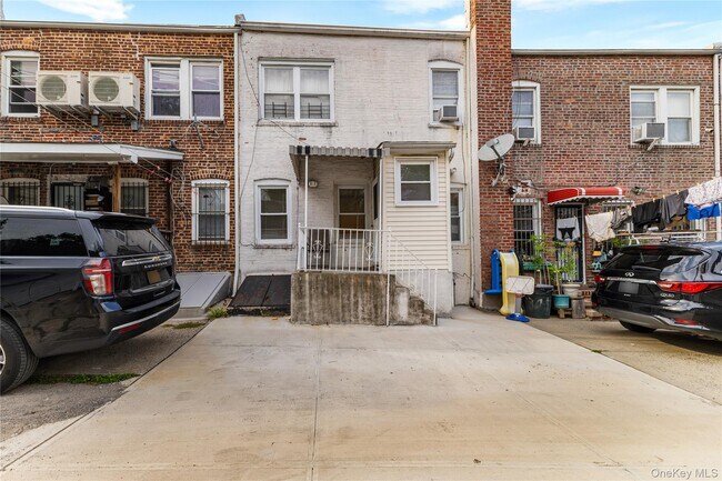 Building Photo - 161-26 84th Rd