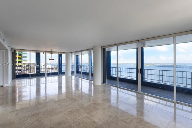Building Photo - 1627 Brickell Ave