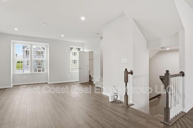 Building Photo - 105 Dripping Spring Dr