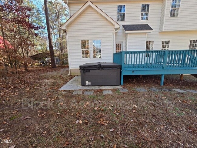 Building Photo - 143 Rawhide Dr