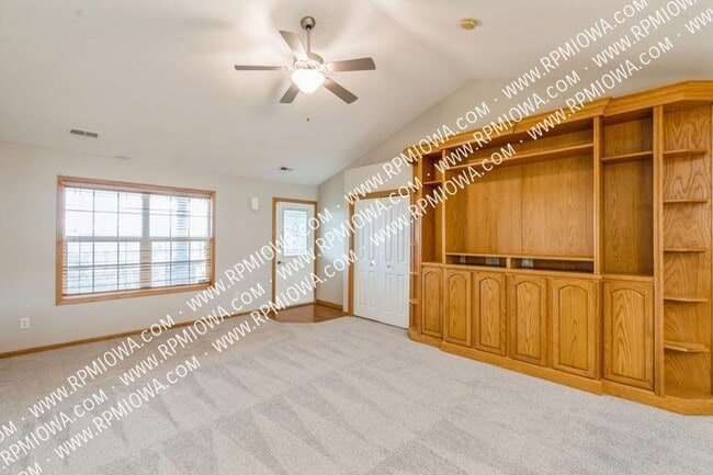 Building Photo - 425 Wright Rd