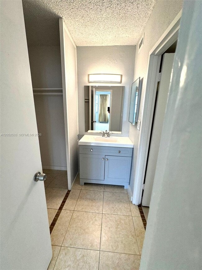 Building Photo - 7545 E Treasure Dr