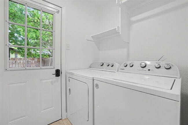 Building Photo - 6307 Chesterfield Ave