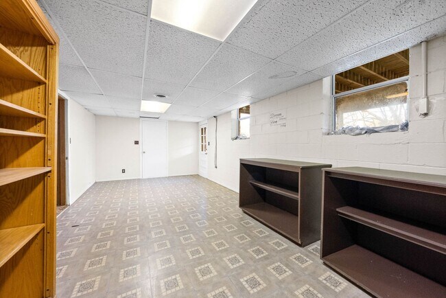 Building Photo - 3 Bedroom Home for Rent in St. B!