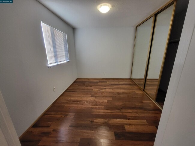 Building Photo - 11 Range Ct