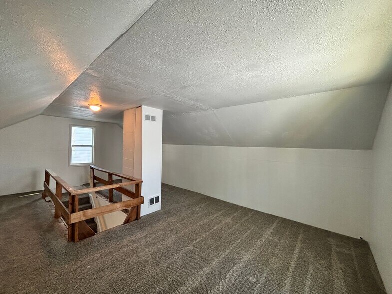 Building Photo - 18350 Codding St