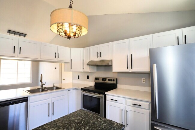 Building Photo - Spacious 4-Bedroom Home with Open Concept Living, Mountain Views & Fenced Yard