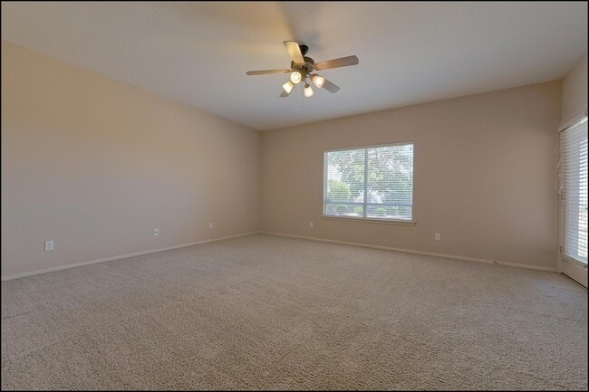 Building Photo - 1435 Cloud Ridge Dr