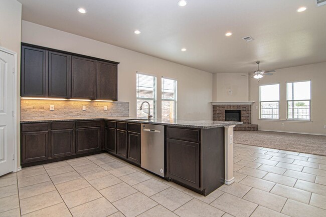 Building Photo - 719 Bronco Ct