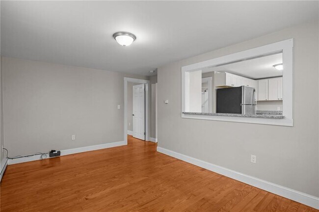 Building Photo - 54 Hillside Ave