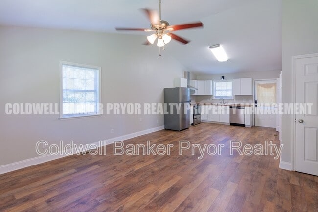 Building Photo - 150 Scenic Dr