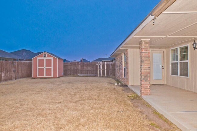 Building Photo - 517 SW 44th St