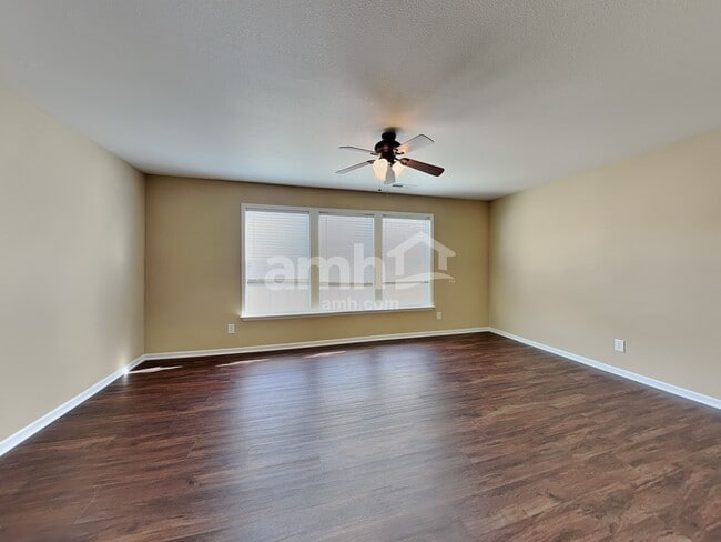 Building Photo - 4112 Lakewood Glen Dr