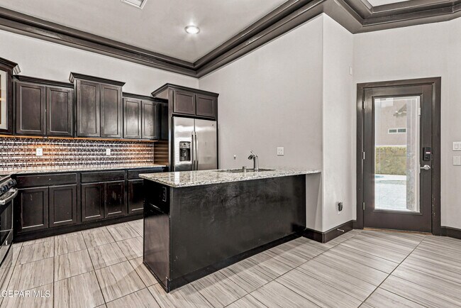 Building Photo - 12744 Midland Ct