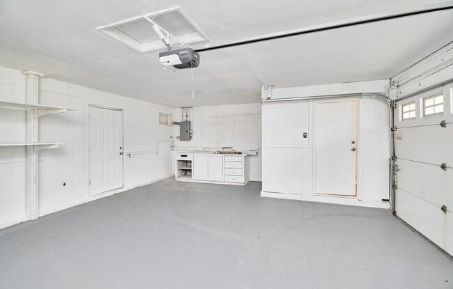 Building Photo - 5134 Red Cedar Ct