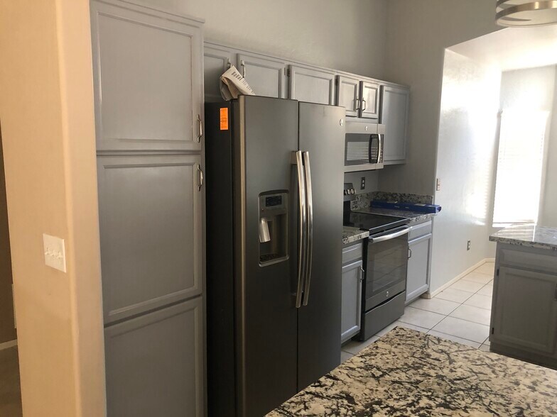 Building Photo - 3872 E Mountain Sky Ave