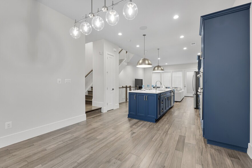 Building Photo - 147 Prairie Ln