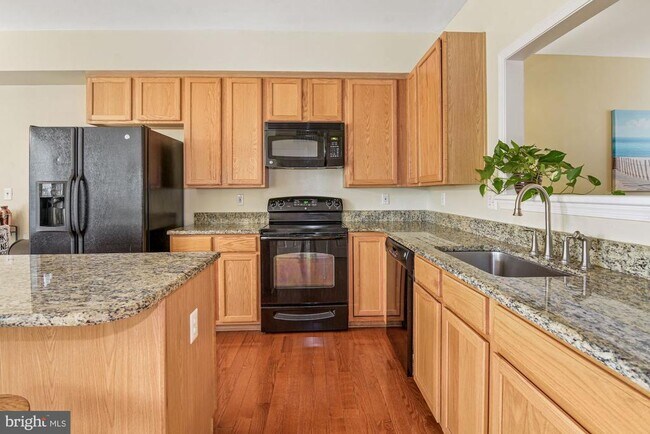 Building Photo - 29 Harbour Heights Dr