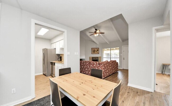 Building Photo - 5711 Sugar Hill Dr