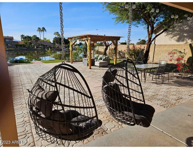 Building Photo - 11015 W Laurelwood Ln