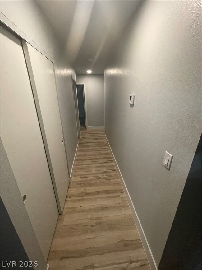 Building Photo - 466 E Sunset Rd