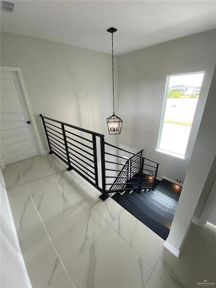 Building Photo - 5510 N Crown Point