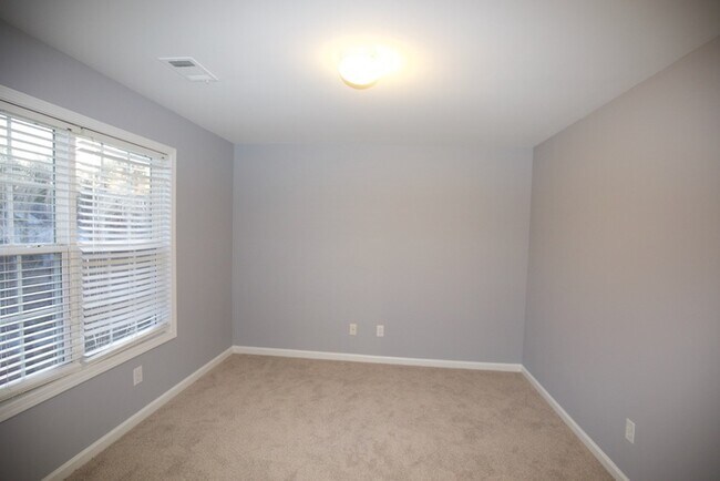 Building Photo - 7897 The Lakes Point