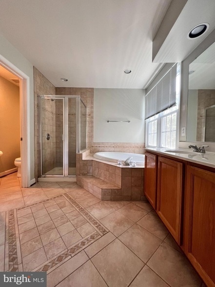Building Photo - 8596 Trail View Dr