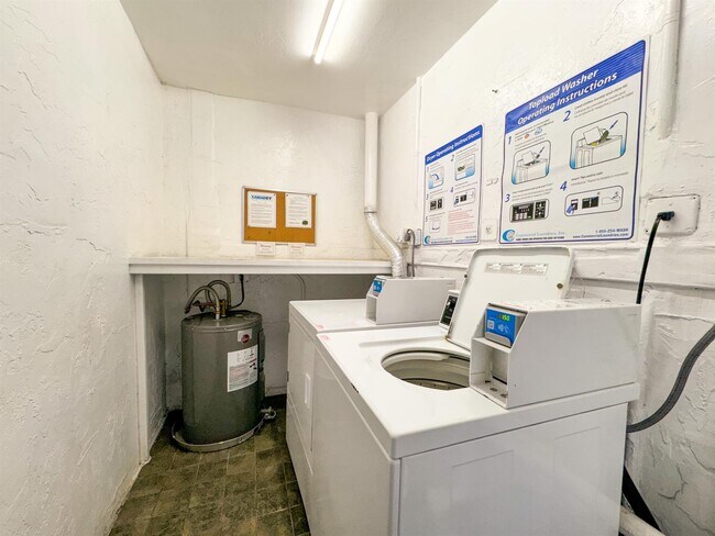 Building Photo - 3115 Oakland Shores Dr