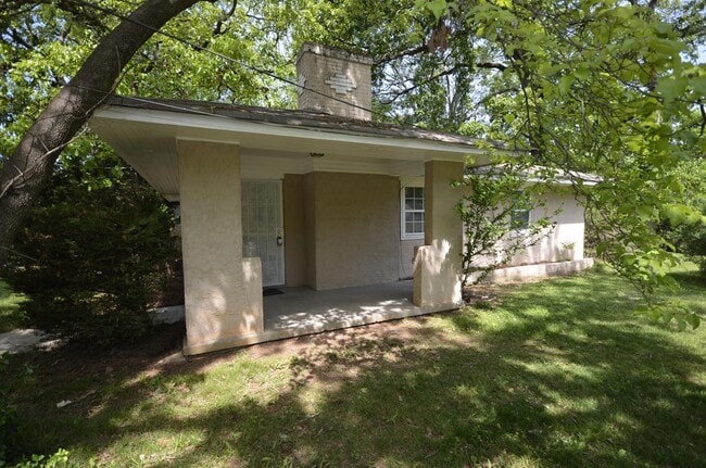 Building Photo - 1453 Clermont Ave