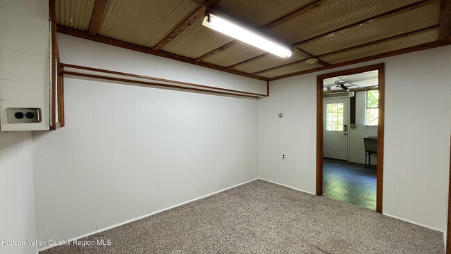 Building Photo - 12 Duzine Rd