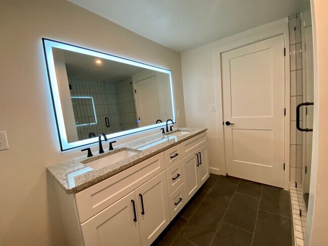 Building Photo - Brand New Luxury Apartments Steps from Beltline