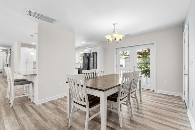 Building Photo - 433 Belle Dr