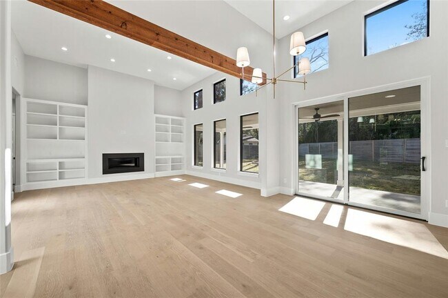 Building Photo - 319 Akaloa Dr