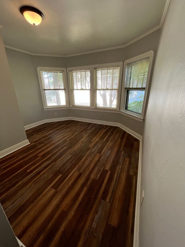 Building Photo - 4131 W Lake Rd