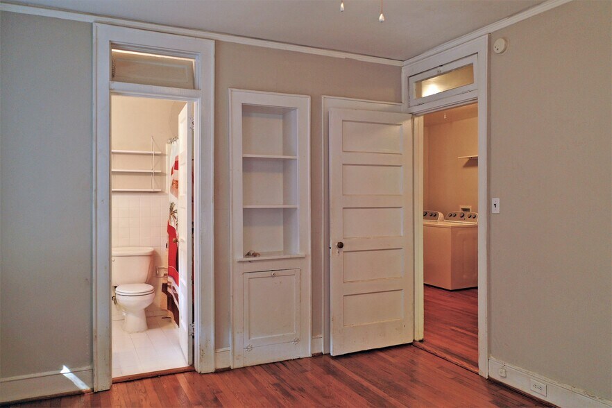 Building Photo - 120 S Harden St