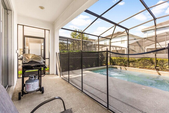 Building Photo - 4718 Kings Castle Cir