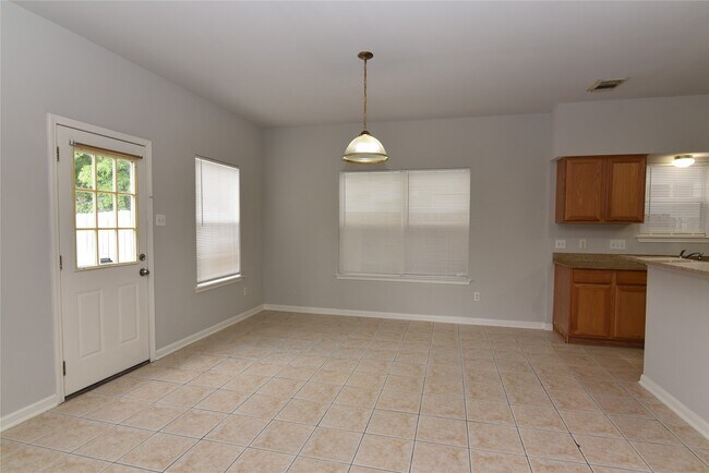 Building Photo - 6807 Turtlewood Dr
