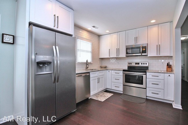 Building Photo - 3 br, 2 bath House - 6201 Thermal Rd