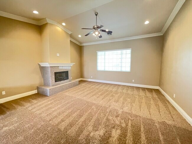 Building Photo - Carry Over Showing: This property has been...