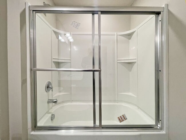 Building Photo - Gorgeous Like-New Home in Copper Hills, Never Rented, Fenced Yard, Huge Family Room, 3-Car Garage...