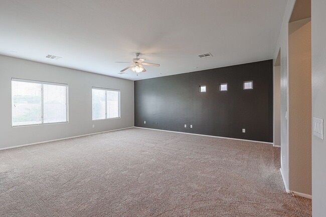 Building Photo - 4 bed, 3.5 bath house in Stetson Valley, Phoenix